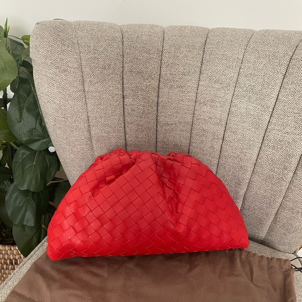 Bottega Veneta Intrecciato Pouch Clutch – Bright Red Leather | Large